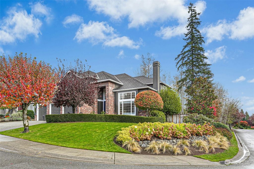 Photo of 1938 265th Avenue SE, Sammamish, WA 98075 (MLS # 2306838)