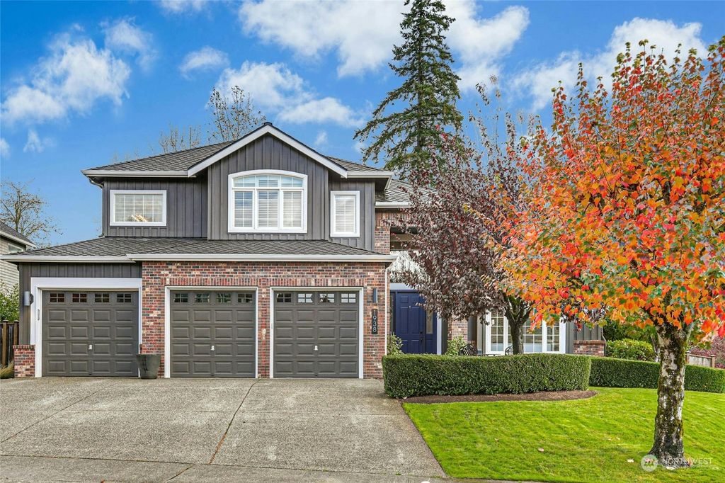 Photo of 1938 265th Avenue SE, Sammamish, WA 98075 (MLS # 2306838)