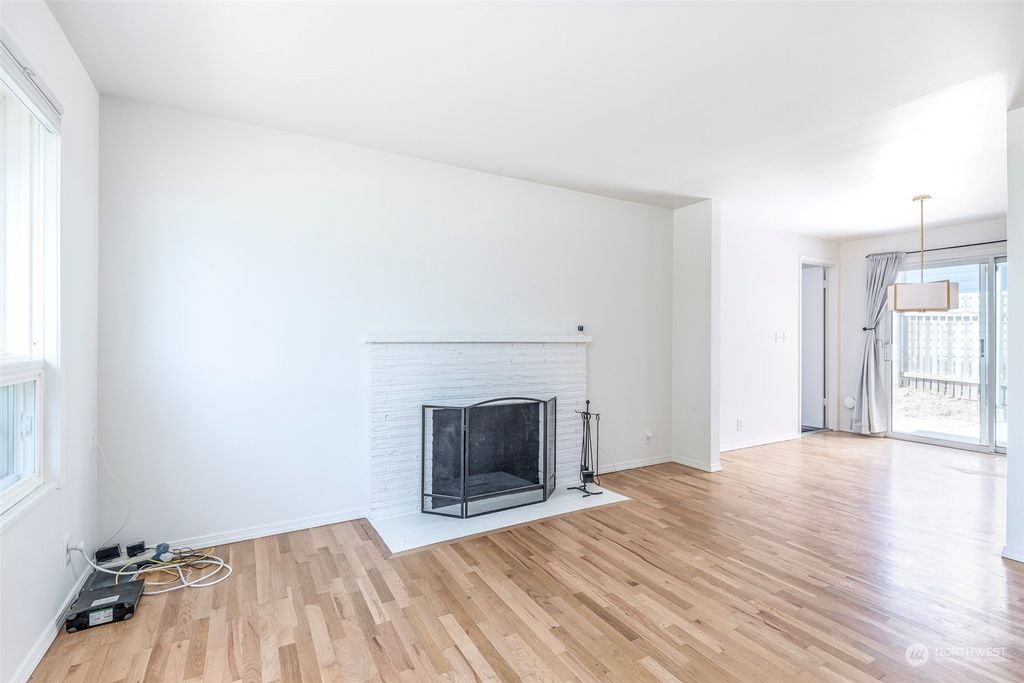 Photo of 11615 14th Avenue S, Burien, WA 98168 (MLS # 1989438)