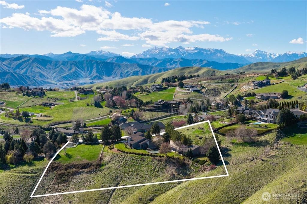 Photo of 4333 Anna Lane, Wenatchee, WA 98801 (MLS # 2515044)