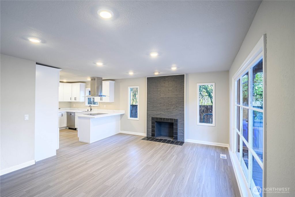 Photo of 4720 S Puget Sound Avenue, Tacoma, WA 98409 (MLS # 2456951)