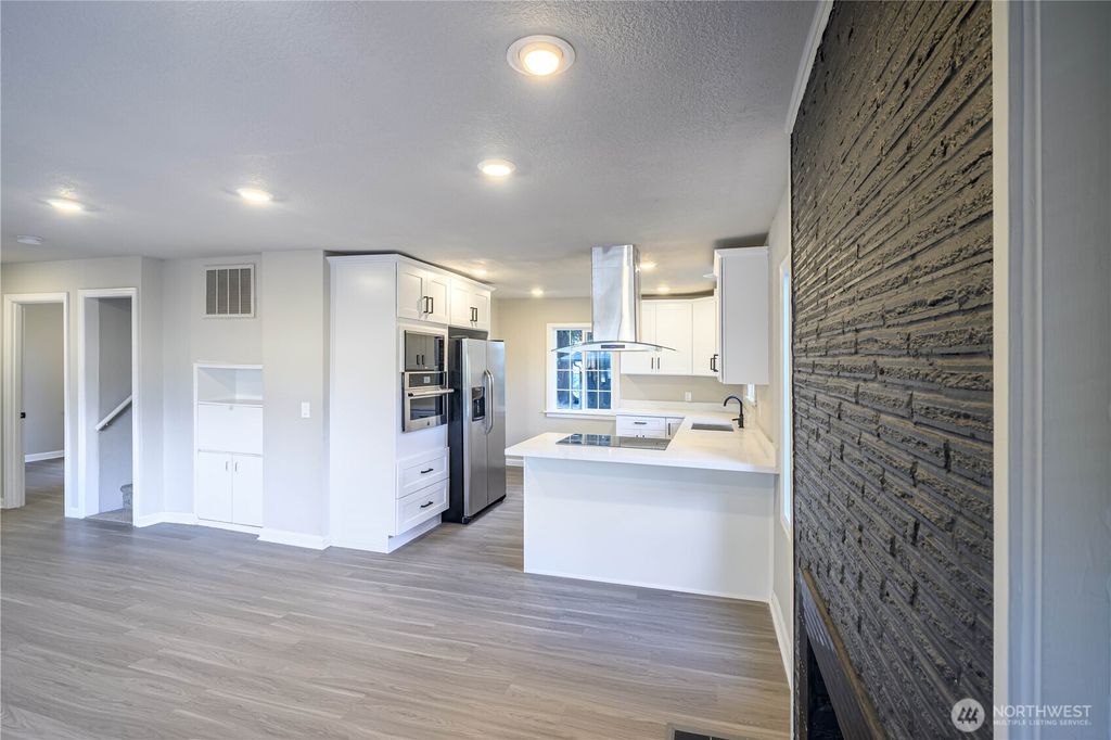 Photo of 4720 S Puget Sound Avenue, Tacoma, WA 98409 (MLS # 2456951)