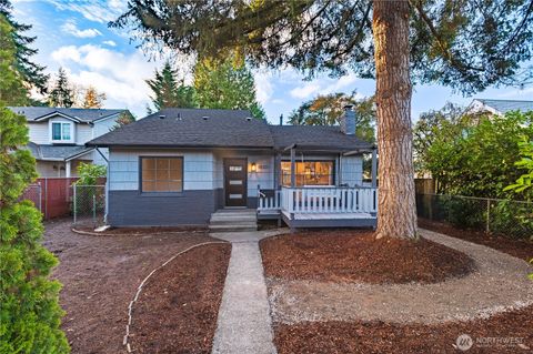 Photo of 4720 S Puget Sound Avenue, Tacoma, WA 98409 (MLS # 2456951)