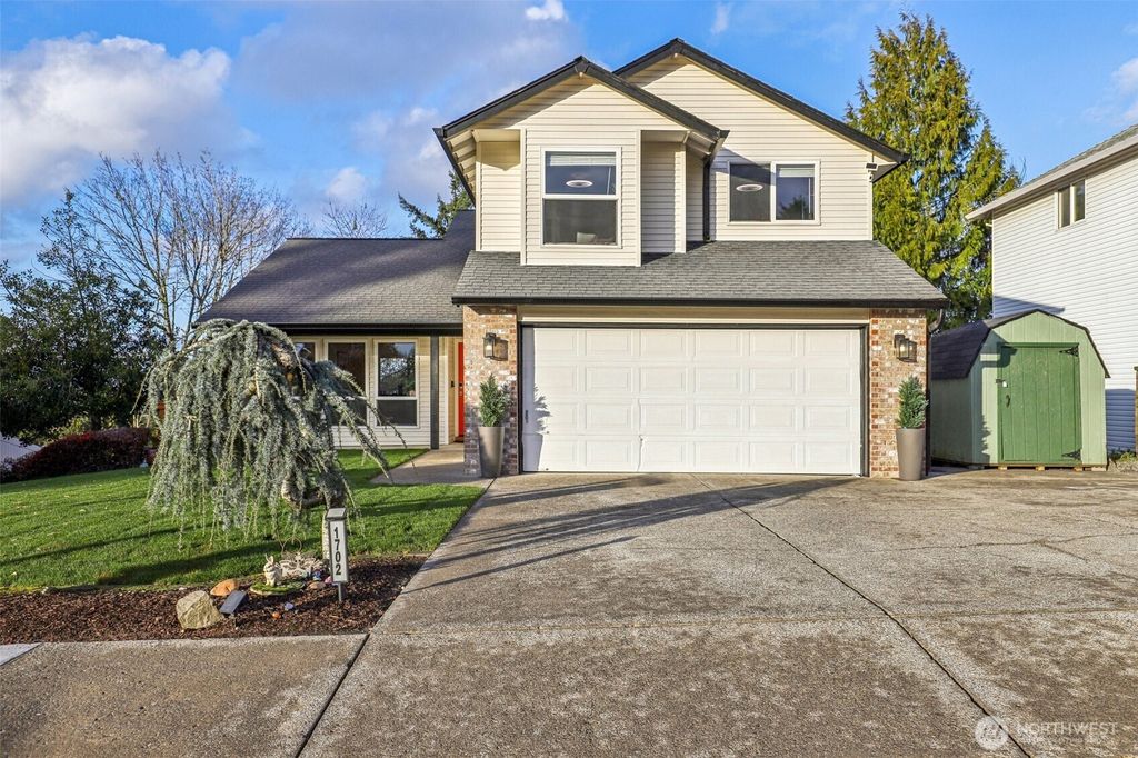 Photo of 1702 NE 70th Street, Vancouver, WA 98665 (MLS # 2464153)