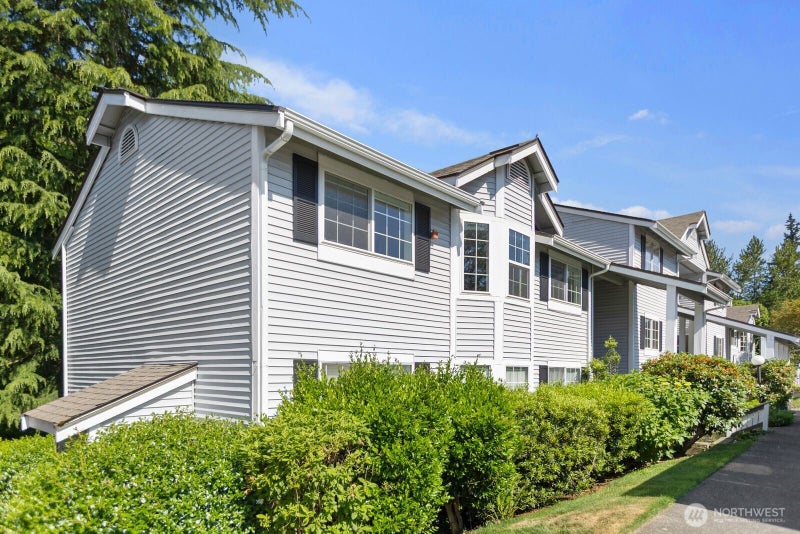 23333 Cedar Way C201