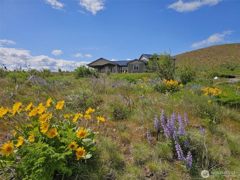 Photo of 1522 Deer Valley Drive, Ellensburg, WA 98926 (MLS # 2499695)