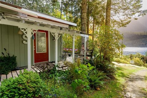 Photo of 17 Thompson Point Road, Port Angeles, WA 98363 (MLS # 2500224)