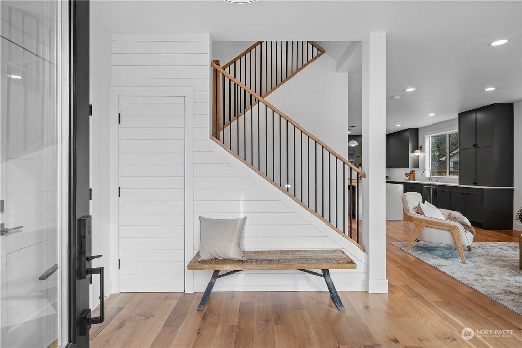 Photo of 214 29th Avenue E, Seattle, WA 98112 (MLS # 2040468)