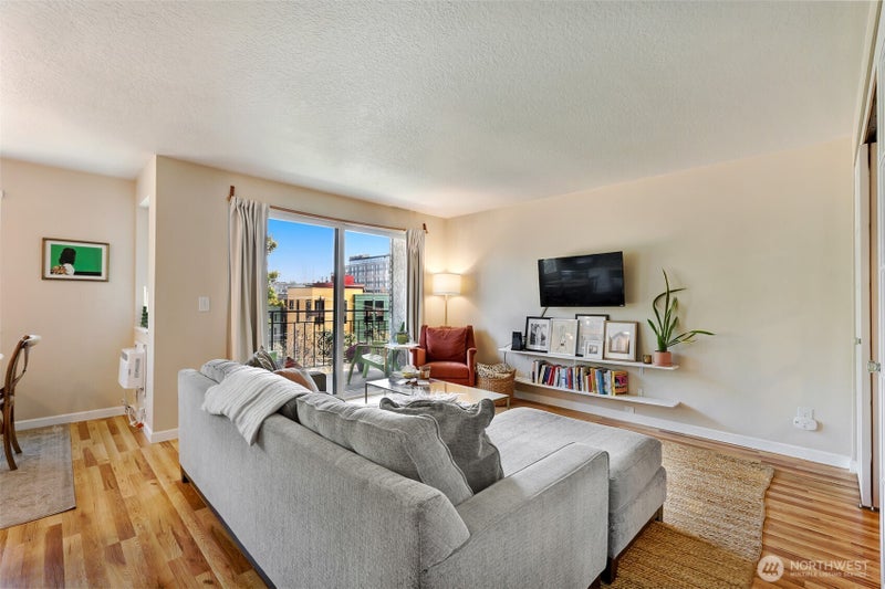 610 Aloha Street 302