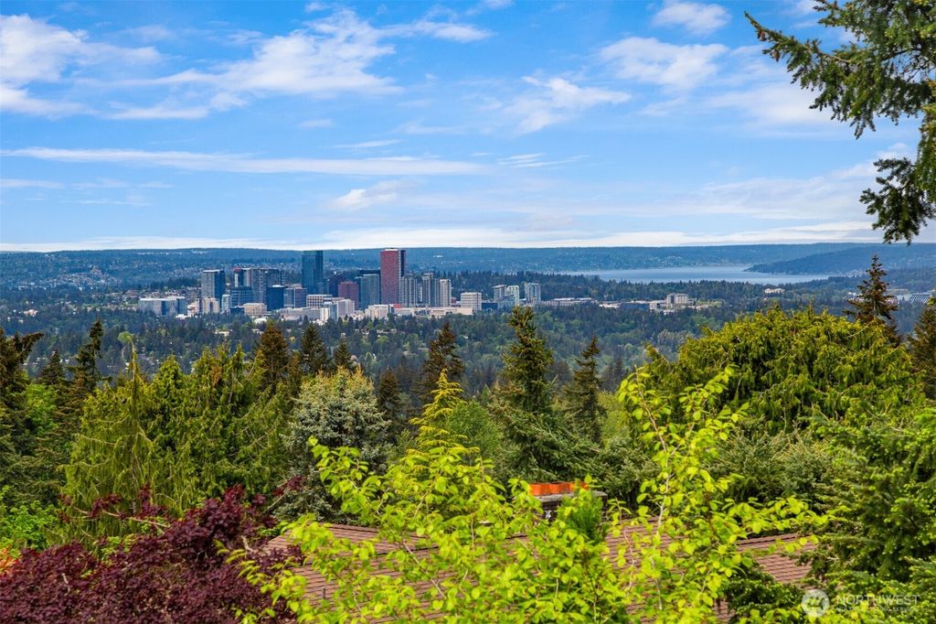 Photo of 15312 SE 48th Drive, Bellevue, WA 98006 (MLS # 2370353)