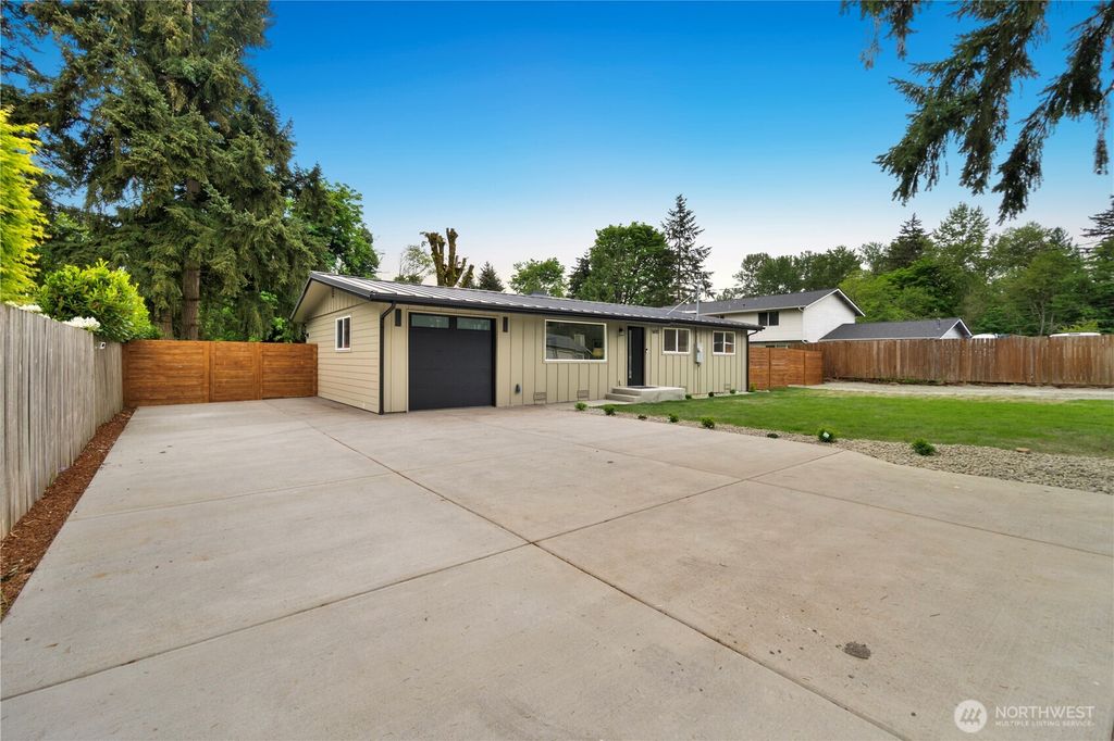 Photo of 5615 S 305th Street, Auburn, WA 98001 (MLS # 2523684)