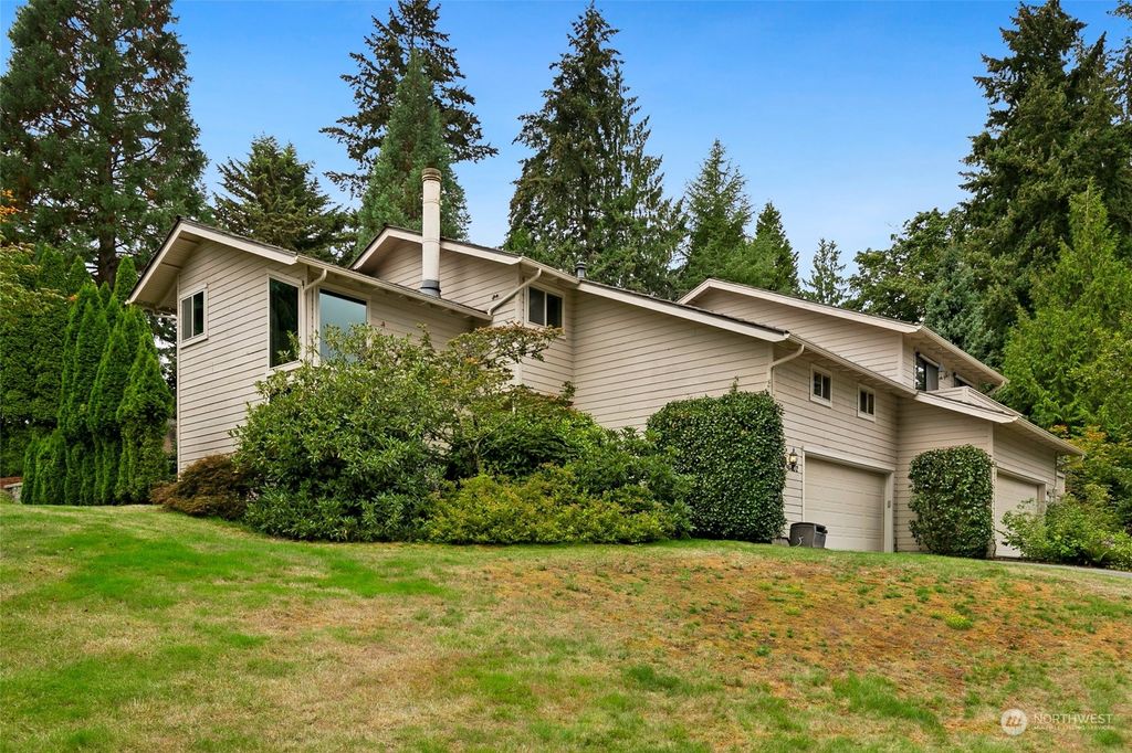 Photo of 6402 158th Place NE, Redmond, WA 98052 (MLS # 2285602)