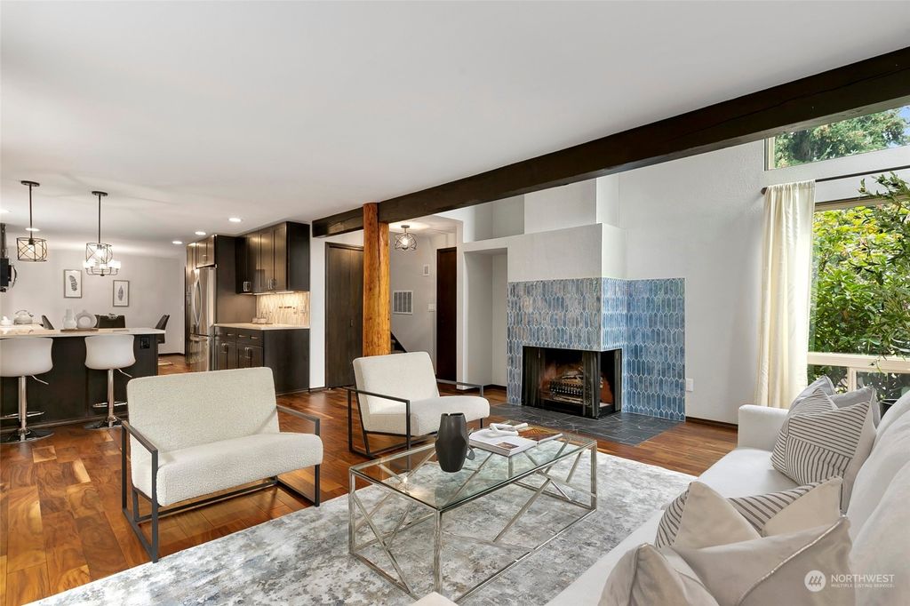 Photo of 6402 158th Place NE, Redmond, WA 98052 (MLS # 2285602)