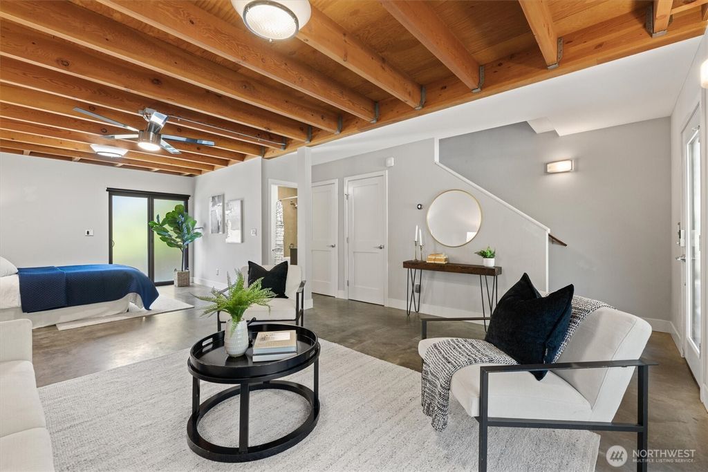 Photo of 1723 9th Place NE, Issaquah, WA 98029 (MLS # 2417968)