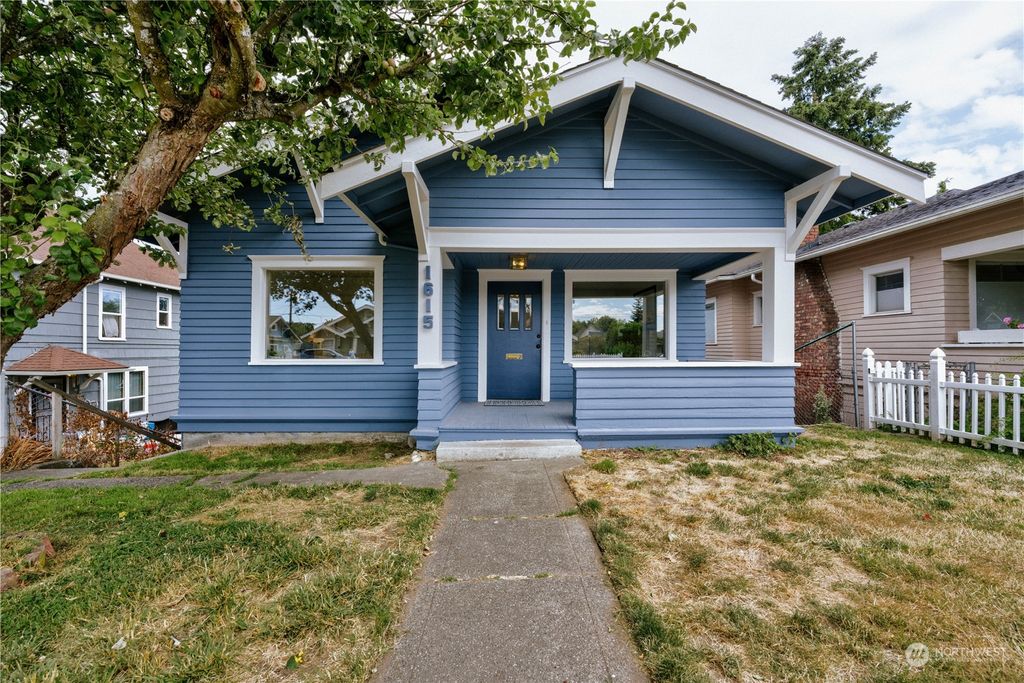 Photo of 1615 Rockefeller Avenue, Everett, WA 98201 (MLS # 2138677)
