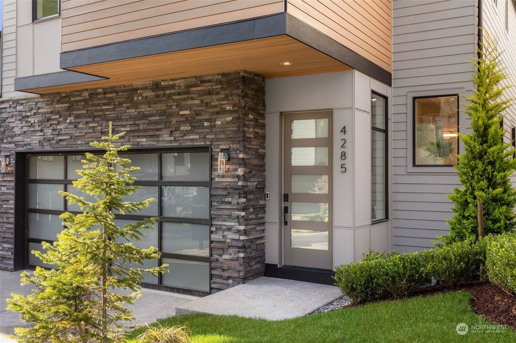 Photo of 4285 216th Place SE, Issaquah, WA 98029 (MLS # 2228051)