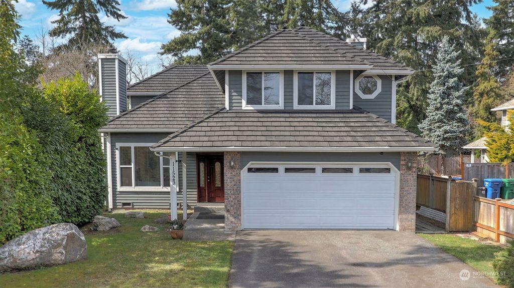 Photo of 11523 Meridian Avenue N, Seattle, WA 98133 (MLS # 2049227)