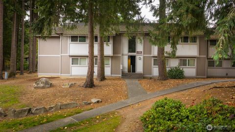 Photo of 4601 SW 320th Street #L6, Federal Way, WA 98023 (MLS # 2441856)