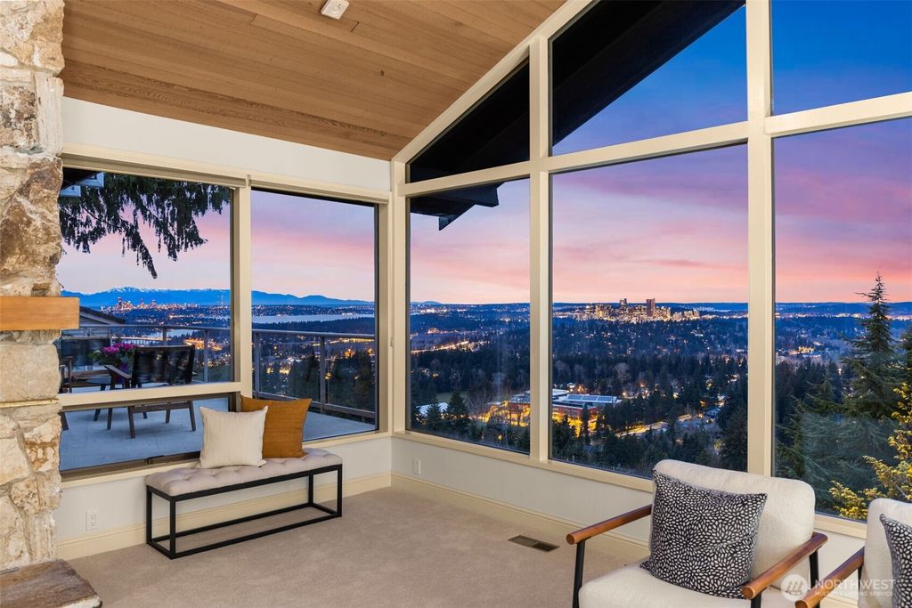 Photo of 14108 SE 44th Street, Bellevue, WA 98006 (MLS # 2500079)