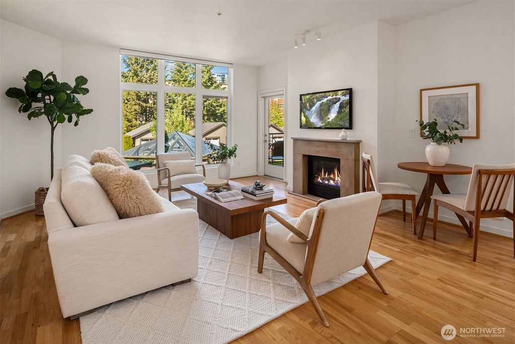 Photo of 150 102nd Avenue SE #308, Bellevue, WA 98004 (MLS # 2364701)