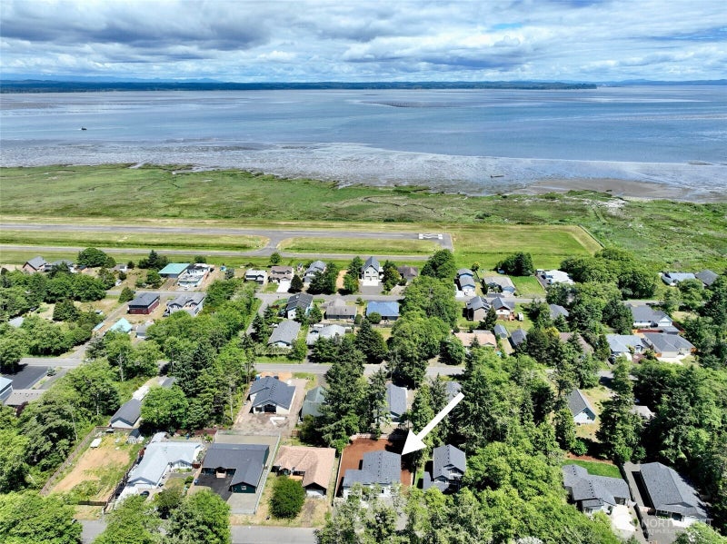 382 Lake View Loop NE
