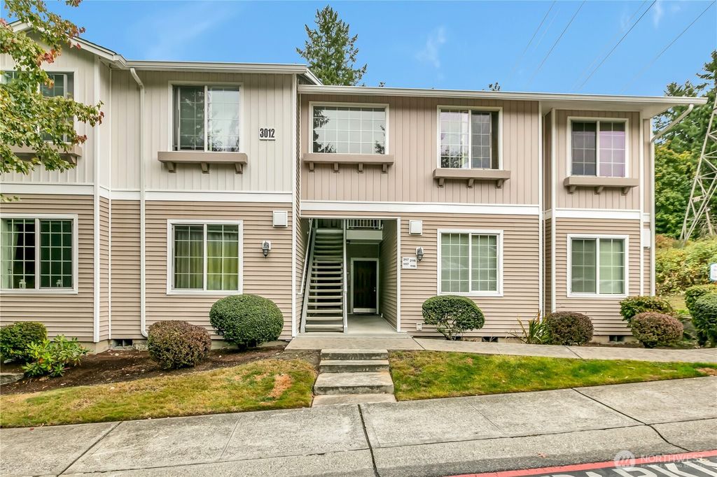 Photo of 3012 SE 8th Place #1117, Renton, WA 98058 (MLS # 2443018)
