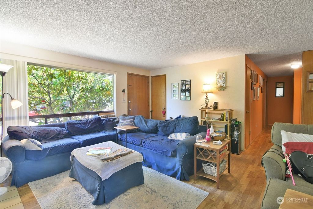 Photo of 5824 177th Street SW, Lynnwood, WA 98037 (MLS # 2129239)