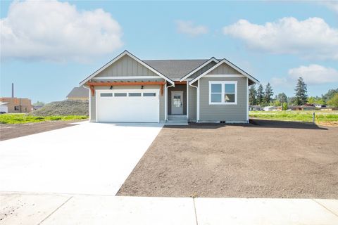 Photo of 405 W 4th Street, Everson, WA 98247 (MLS # 2498179)