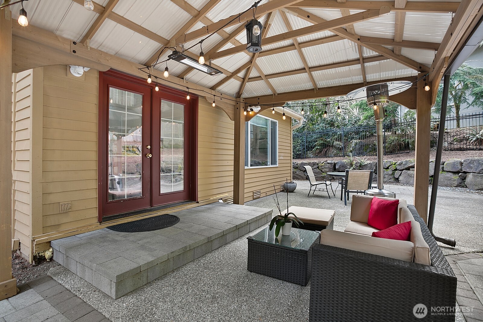 Issaquah, Washington, 98027, United States, 4 Bedrooms Bedrooms, ,3 BathroomsBathrooms,Residential,Active,2036026
