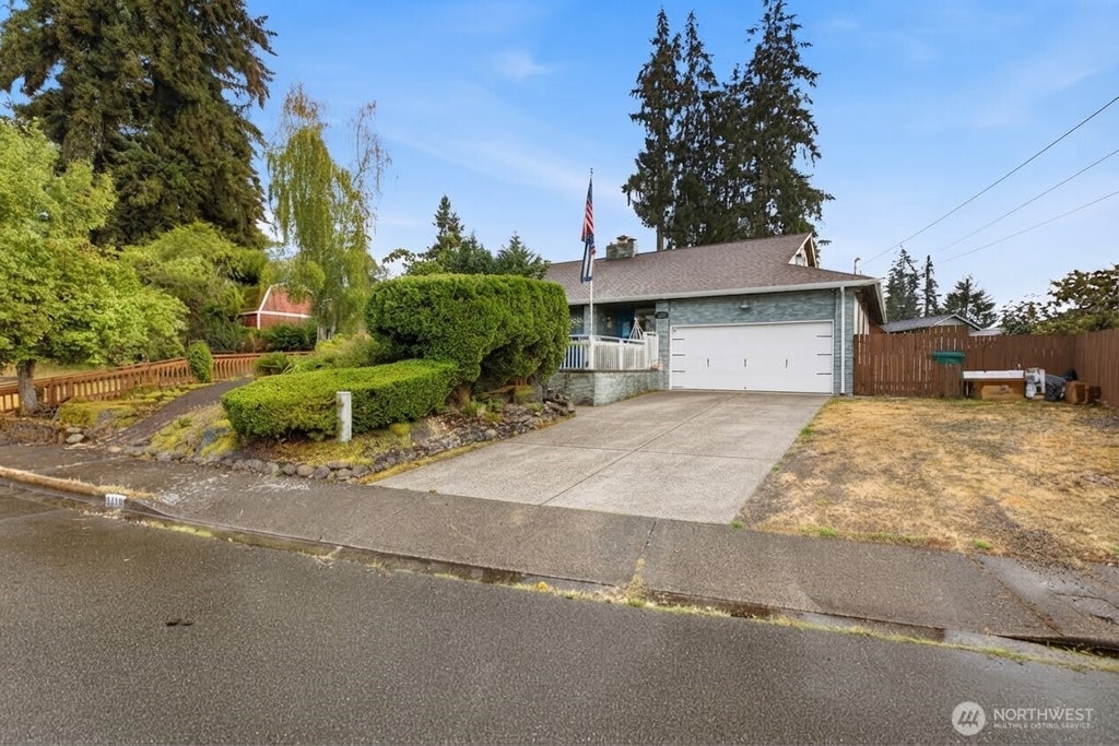 Photo of 3210 Scenic Drive SE, Auburn, WA 98092 (MLS # 2578991)