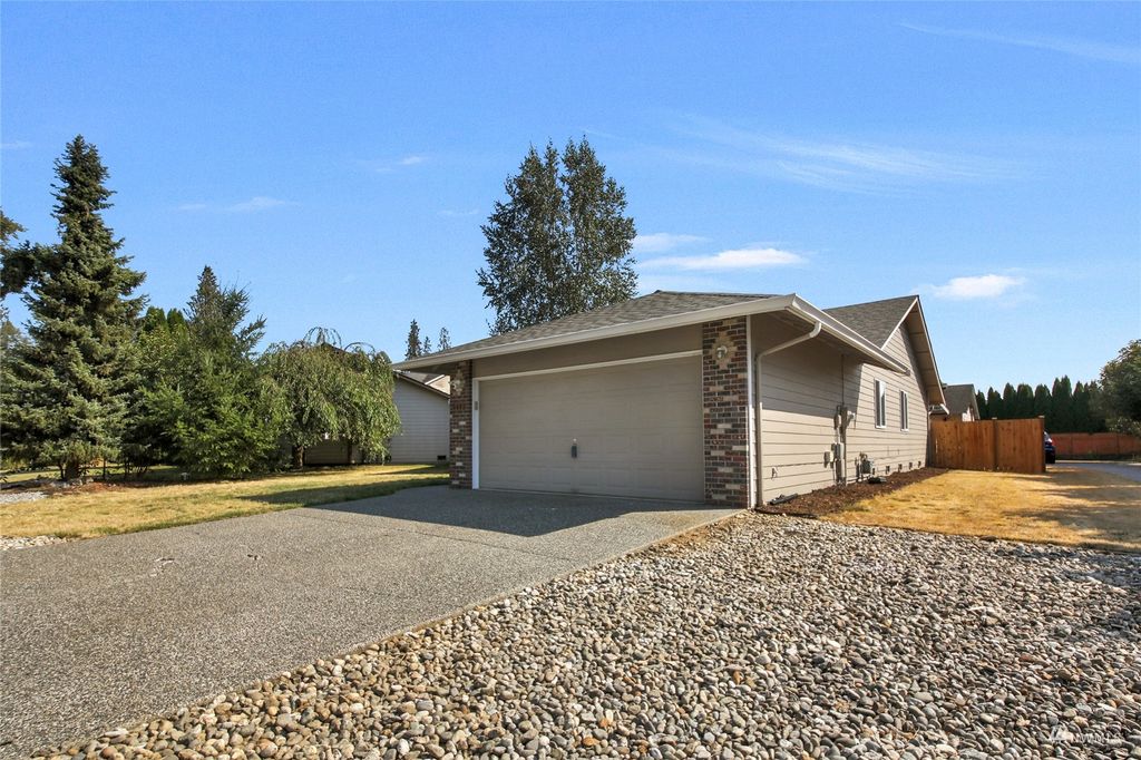 Photo of 5402 114th Place NE, Marysville, WA 98271 (MLS # 1988365)