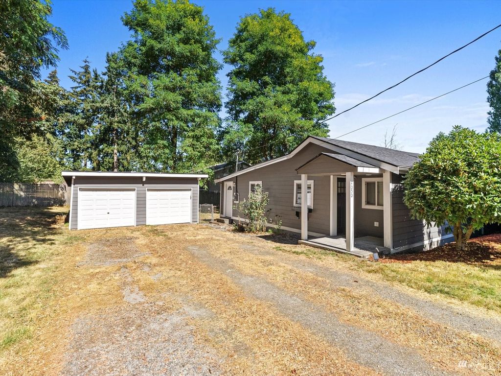 Photo of 4050 S 150th Street, Tukwila, WA 98188 (MLS # 1990907)