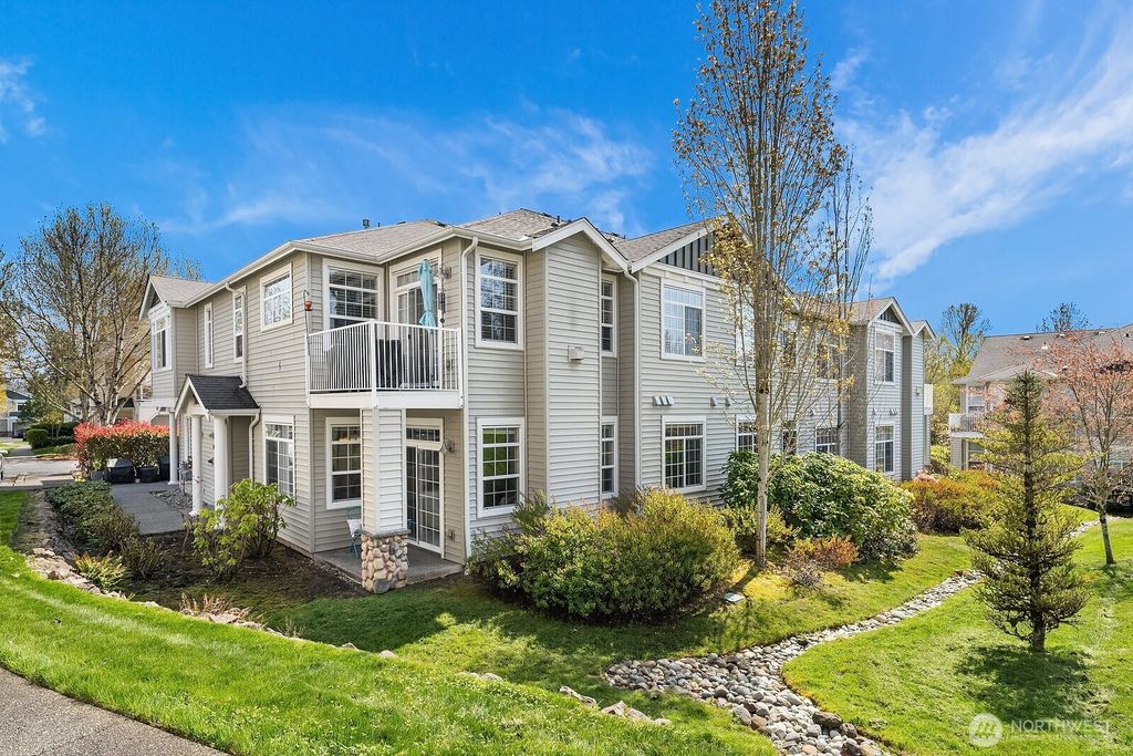 Photo of 1855 Trossachs Boulevard SE #1401, Sammamish, WA 98075 (MLS # 2393026)