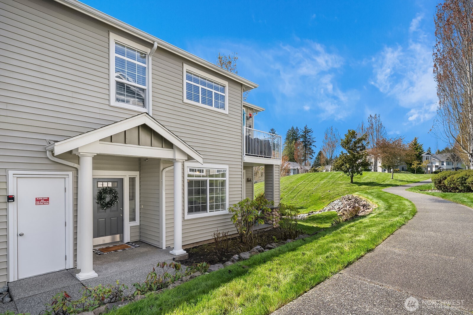 1855 Trossachs Boulevard SE 1401
