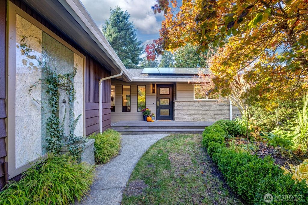 Photo of 20011 Palatine Avenue N, Shoreline, WA 98133 (MLS # 2444155)