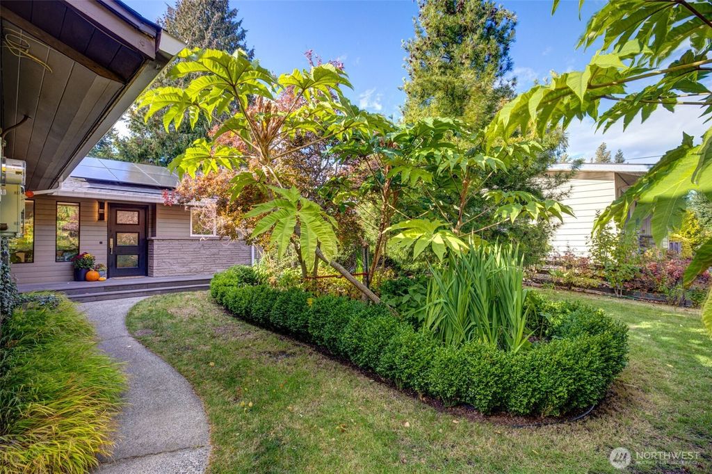 Photo of 20011 Palatine Avenue N, Shoreline, WA 98133 (MLS # 2444155)
