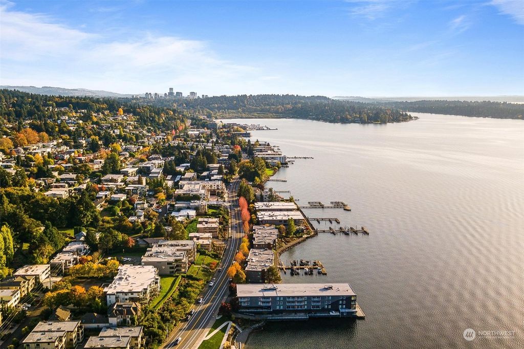 Photo of 735 1st Street S #102, Kirkland, WA 98033 (MLS # 2173777)