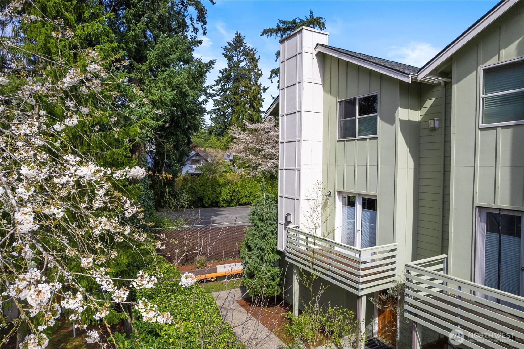 738 N 185th Street