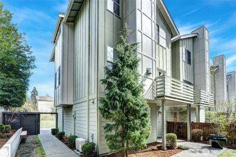 Photo of 738 N 185th Street, Shoreline, WA 98133 (MLS # 2499276)