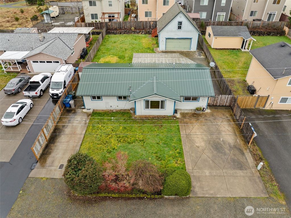 Photo of 17006 SE 264th Street, Covington, WA 98042 (MLS # 2340599)