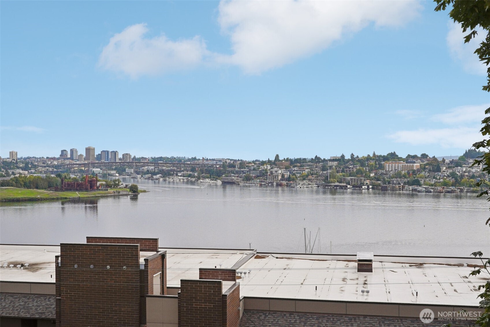 2134 Waverly Place N 303