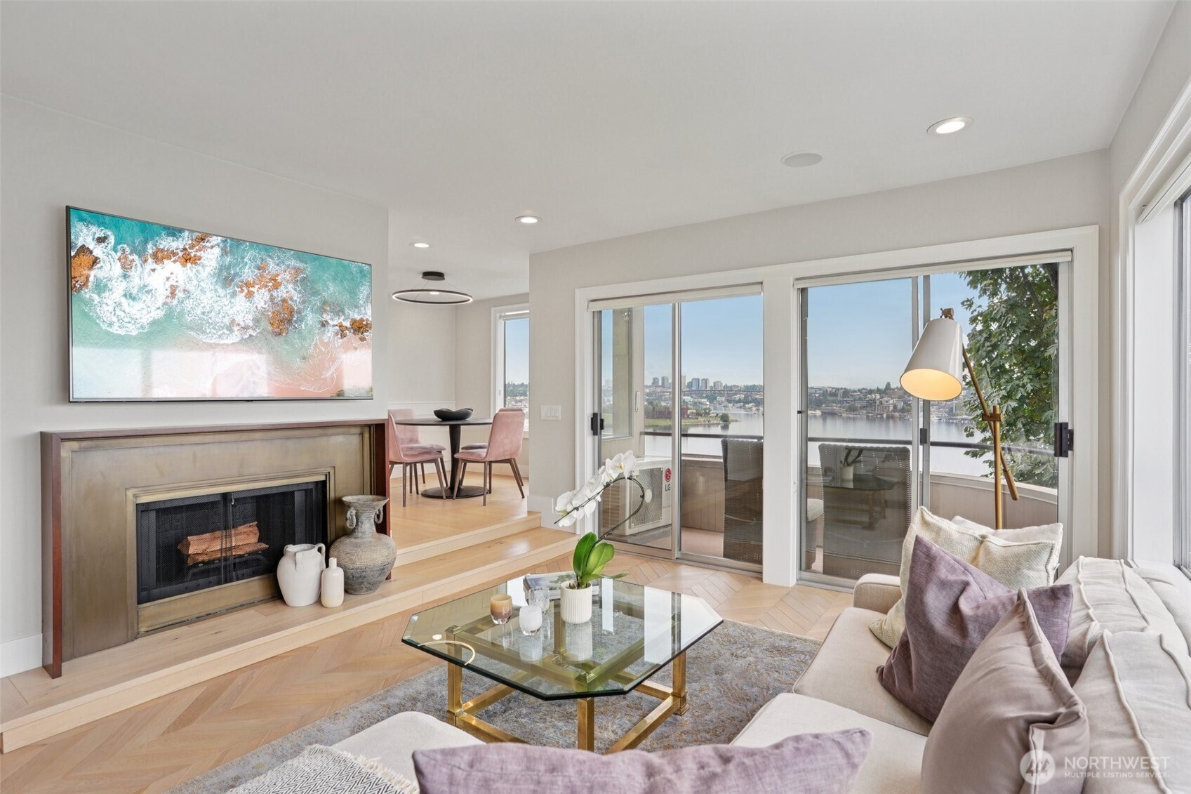 2134 Waverly Place N 303