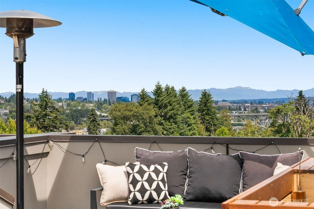 Photo of 402 W Fulton Street, Seattle, WA 98119 (MLS # 2387050)