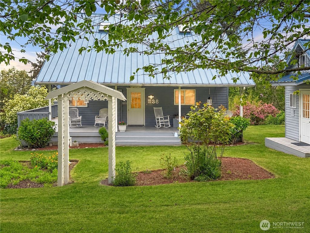 Photo of 38 M Cascade Drive, Hat Island, WA 98206 (MLS # 2519706)