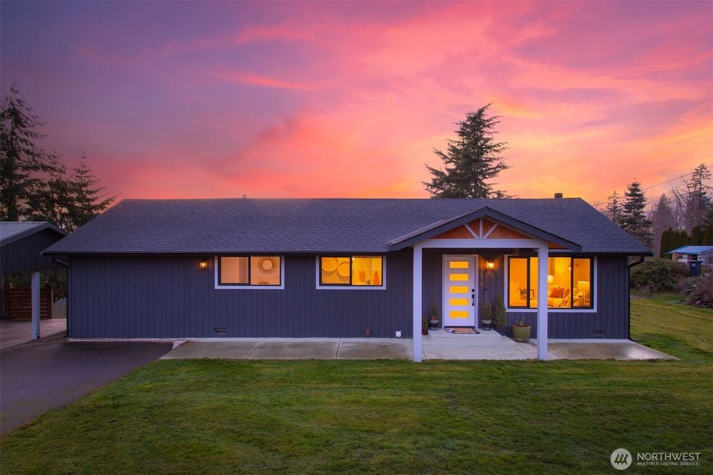 Photo of 3010 71st Avenue NE, Marysville, WA 98270 (MLS # 2339570)