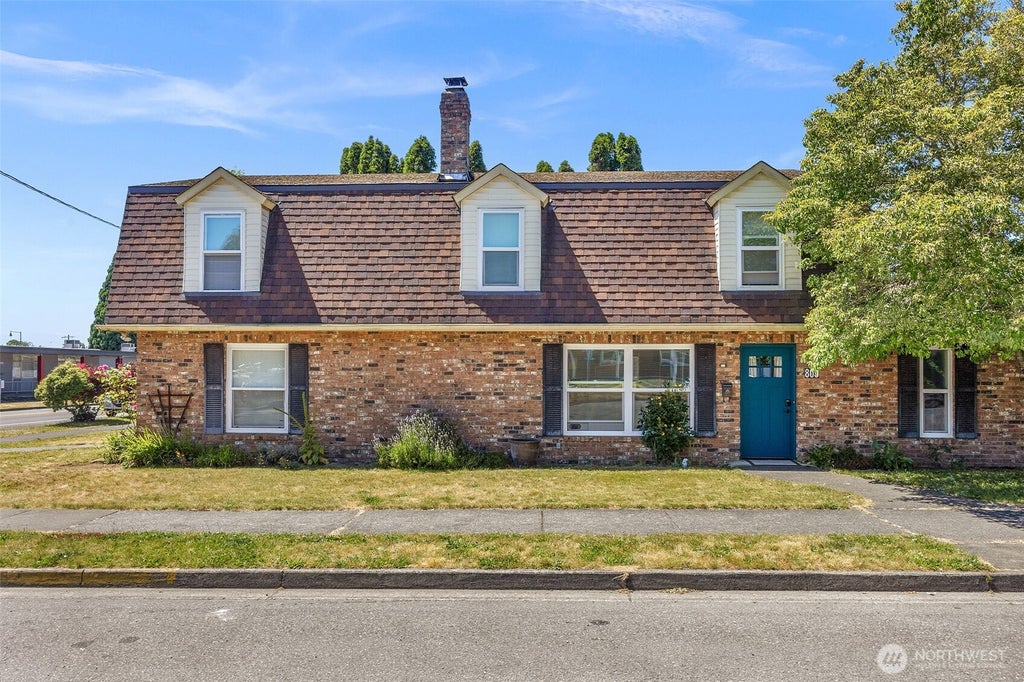 Photo of 1527 8th Street, Marysville, WA 98270 (MLS # 2544591)