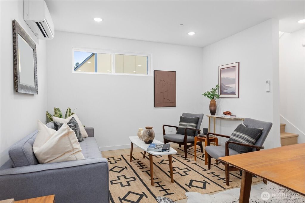 Photo of 830 S Sullivan Street, Seattle, WA 98108 (MLS # 2511977)