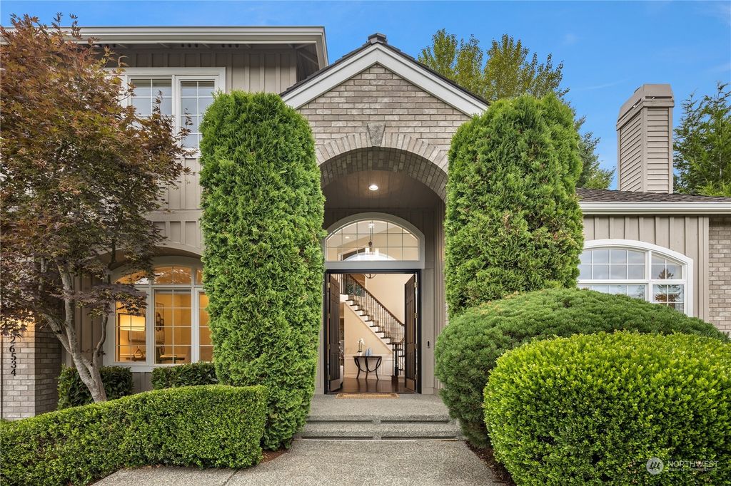 Photo of 26534 SE 20th Place, Sammamish, WA 98075 (MLS # 2137733)