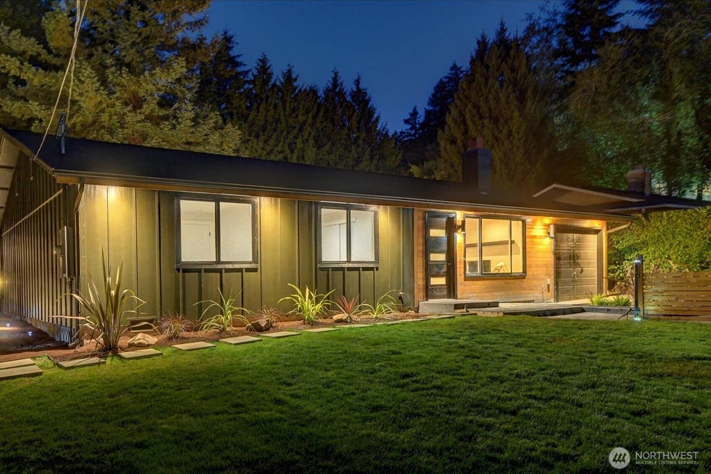 Photo of 12631 94th Avenue NE, Kirkland, WA 98034 (MLS # 2562830)