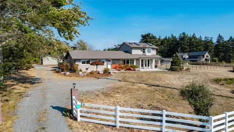 Photo of 815 Engle Road, Coupeville, WA 98239 (MLS # 2426554)